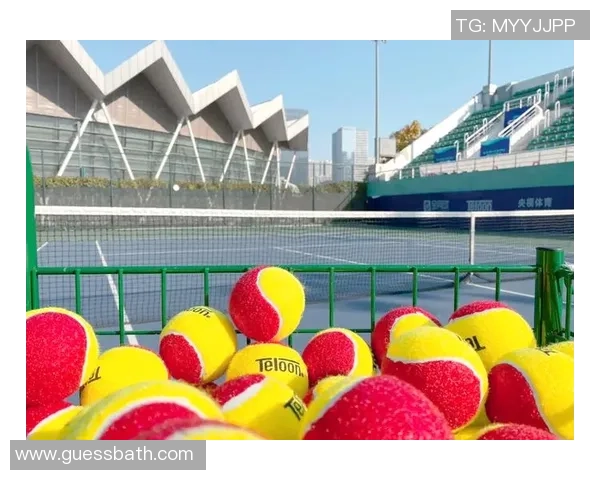 网球新手必看:全面入门指南助你快速掌握基本技巧与战术 网球新手必看:全面入门指南助你快速掌握基本技巧与战术