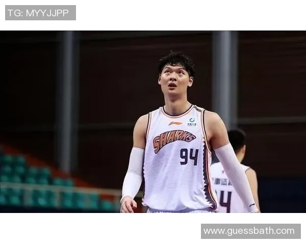 上海男篮迎战解放军队伍期待激烈对抗与精彩表现 上海男篮迎战解放军队伍期待激烈对抗与精彩表现