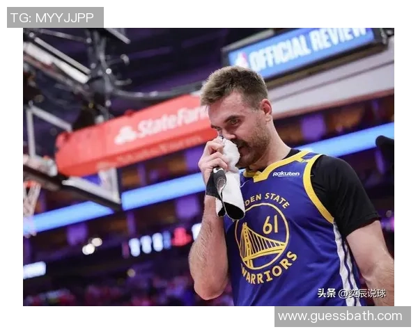 勇士与公牛激战30日精彩回顾全场比赛亮点与球员表现分析 勇士与公牛激战30日精彩回顾全场比赛亮点与球员表现分析